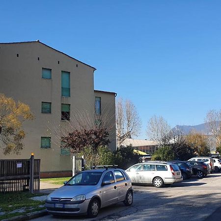 Apartamento 2 Bed Flat Centre & Stadio Free Parking Terni Exterior foto